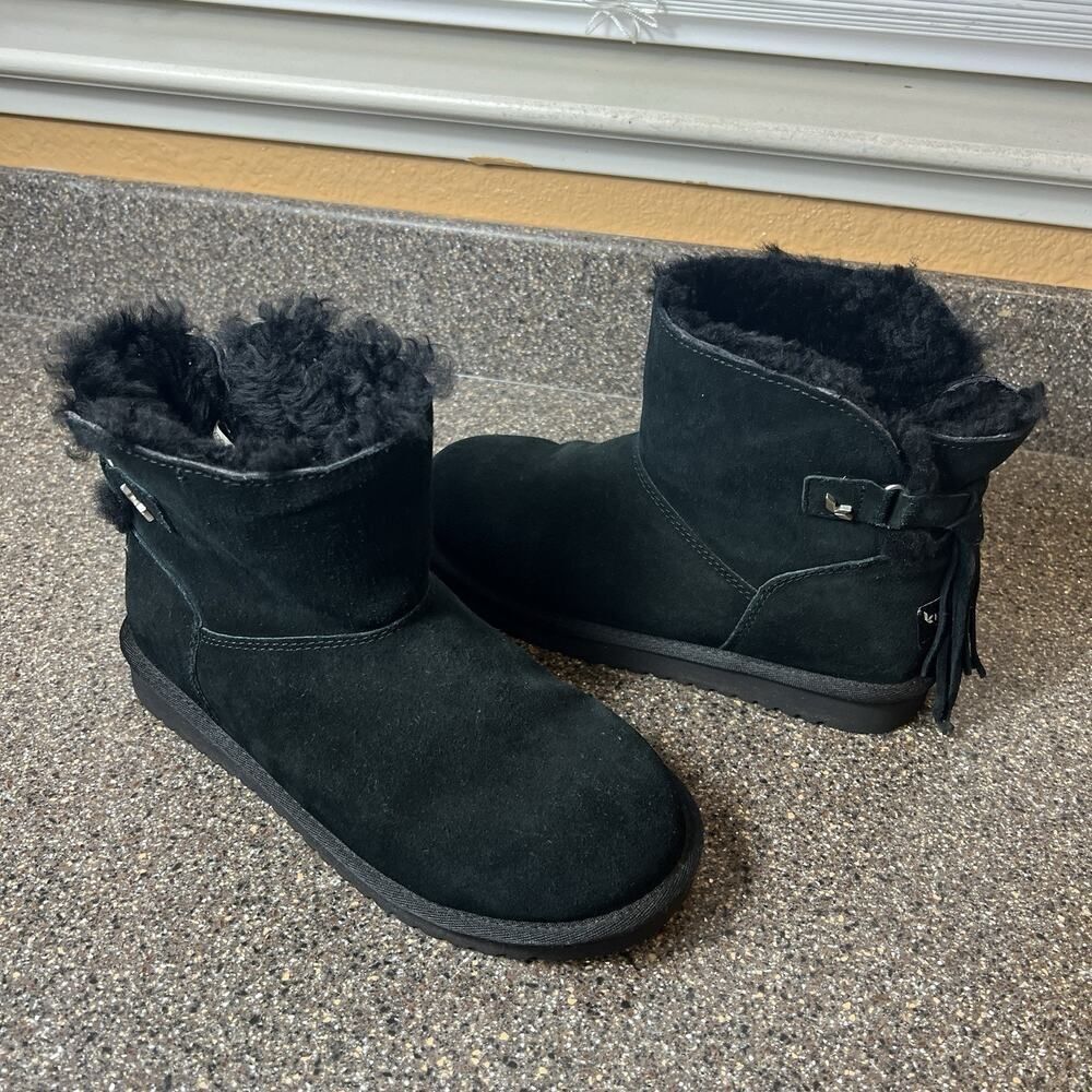 Koolaburra By Ugg Women 8 Black Suede Faux Fur Ankle Boot Casual Comfort Pull On